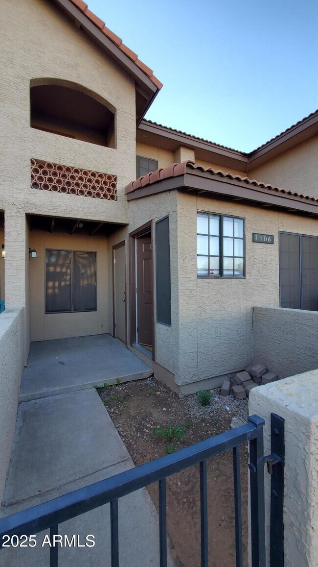 Building Photo - 8625 E Belleview Pl