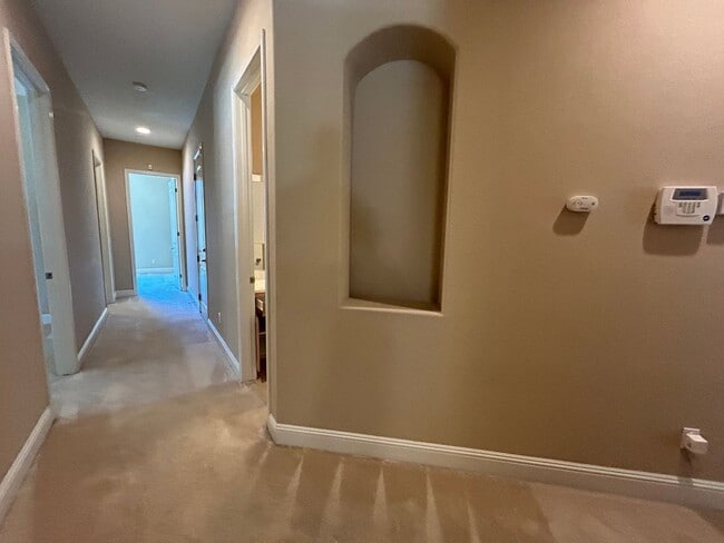 Building Photo - Nice Oakdale home on corner lot