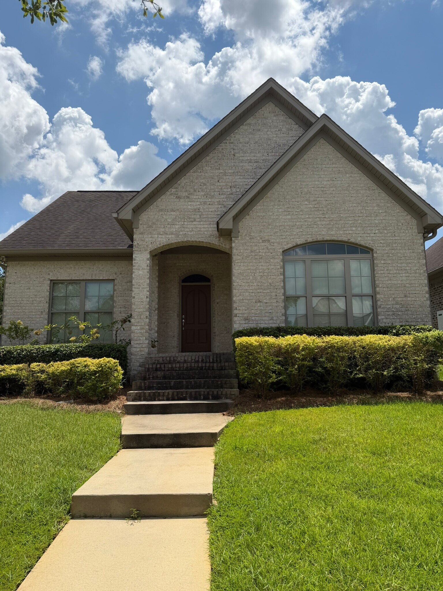 Building Photo - 201 Kelso Ln