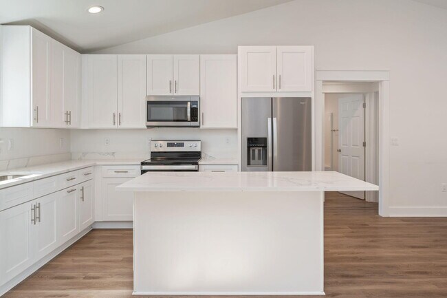 Building Photo - 68 Iris Ln