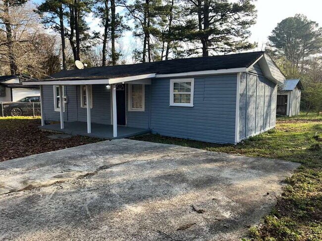 Building Photo - 5038 Westbrook Rd