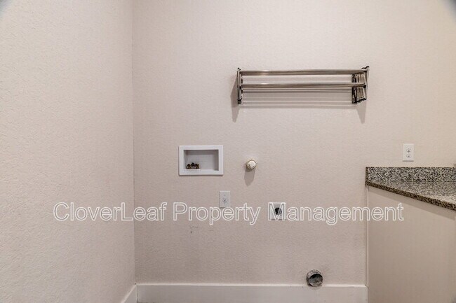 Building Photo - 272 Sapphire Dr