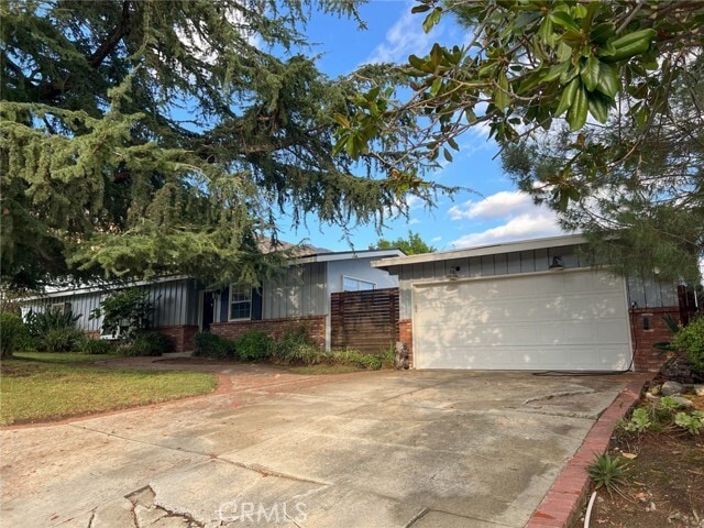 Building Photo - 462 Crestvale Dr