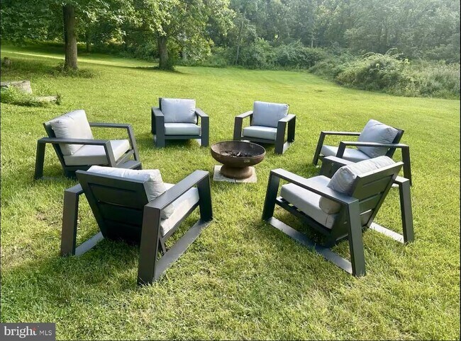 Building Photo - 411 Whiskey Still Rd