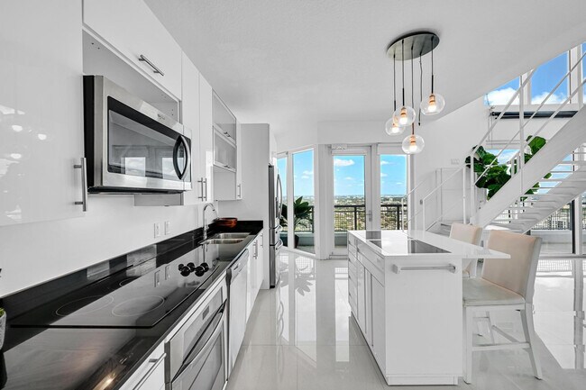 Building Photo - 60 SW 13th St