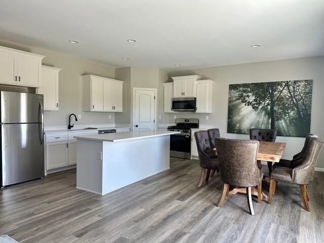 Building Photo - 1323 Sioux Turn