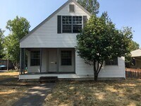 Building Photo - Spacious Campus House ~ 5 bedroom, 2 bath