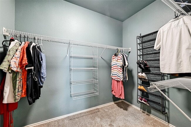 Building Photo - 808 N Creek Blvd