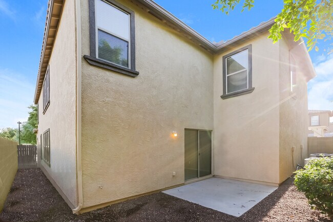 Building Photo - 11219 W Garfield St