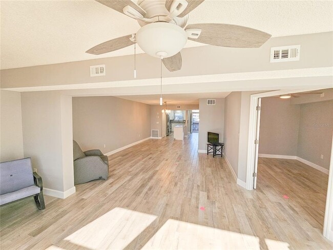 Building Photo - 5900 Shore Blvd S