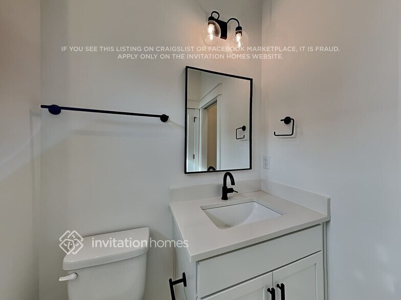 Building Photo - 428 38th Ave N