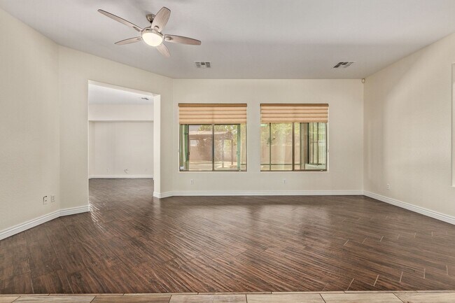 Building Photo - 3 Bedroom with Den in Chandler