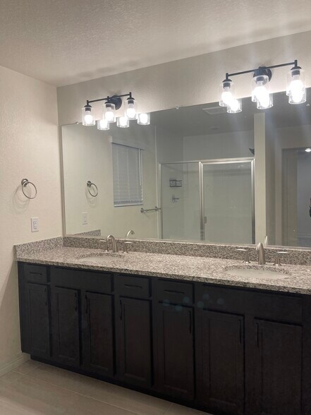 Master’s Bathroom - 16828 E 119th Ave