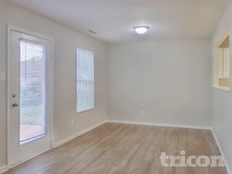 Building Photo - 907 Swearngan Ridge Ct