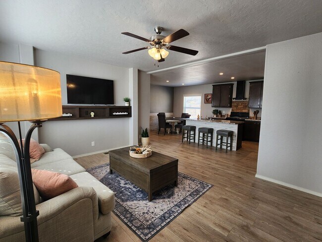 Building Photo - Fully Furnished Manufactured Home in Dayton NV