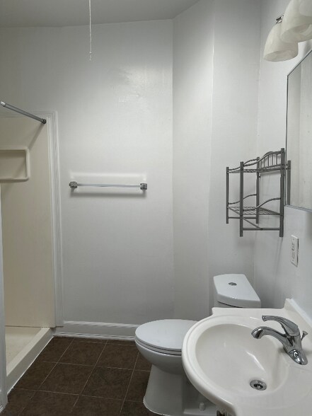 Building Photo - 2703 Mosher St