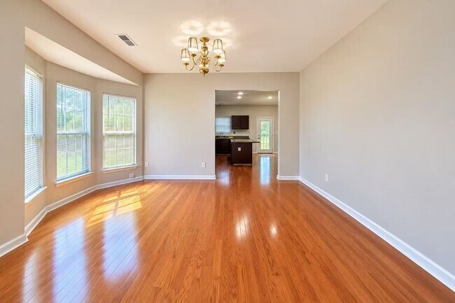 Building Photo - 468 Canewood Pl