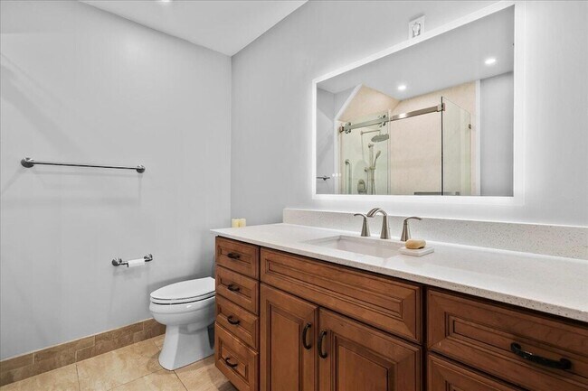 Building Photo - 400 Crosswinds Dr