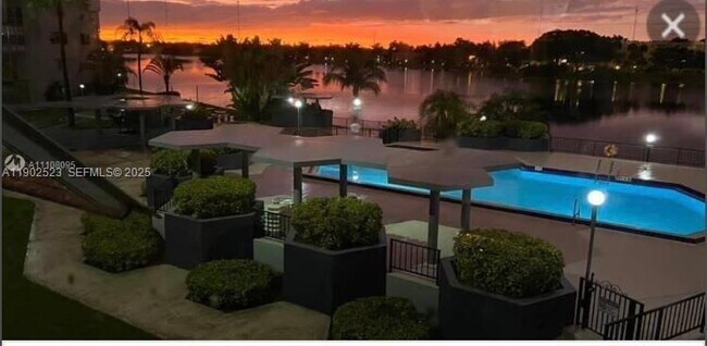 Building Photo - 877 NE 195th St