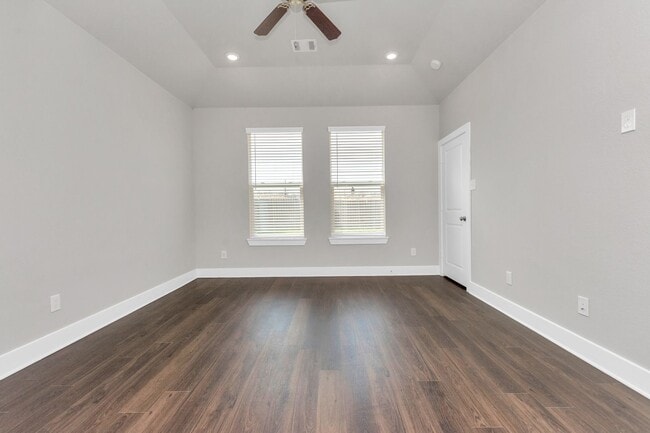 Building Photo - The Linden – Modern Comfort Meets Resort-Style Living