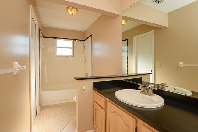 Building Photo - 1775 SW Brisbane St