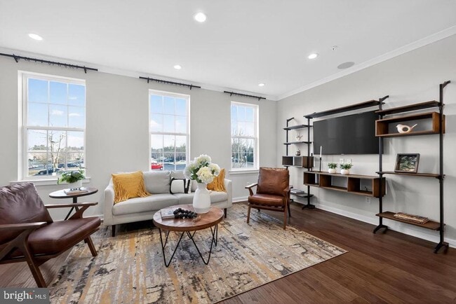 Building Photo - 11 Hedley Ln