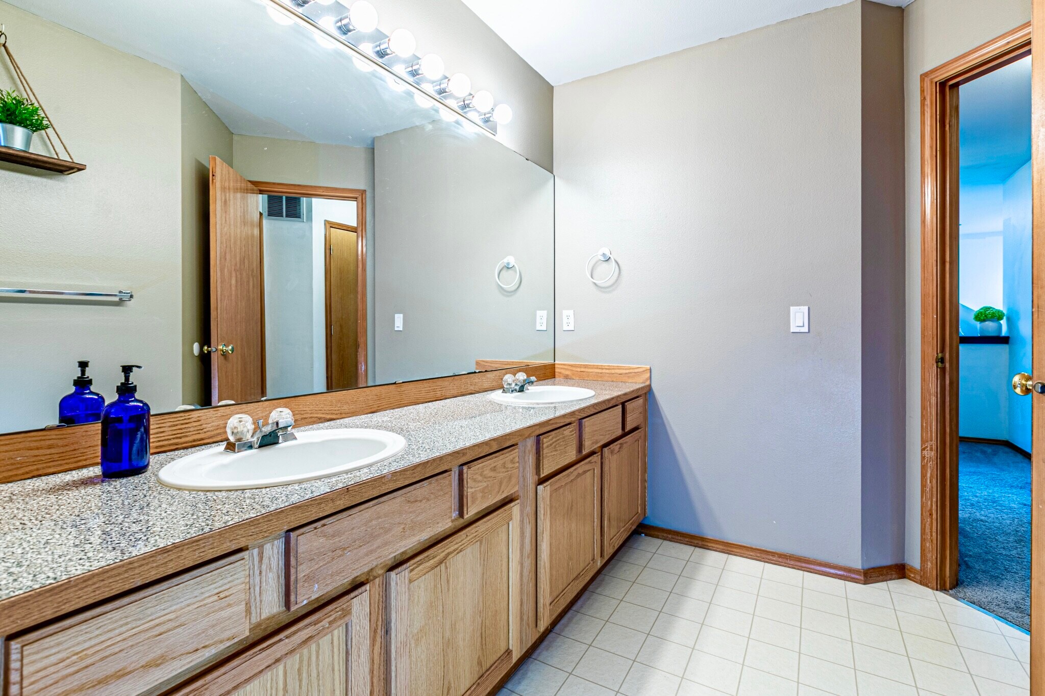 Building Photo - 4601 Nassau Ave NE