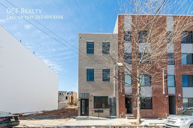 Building Photo - Two Bedroom West Kensington Apartment