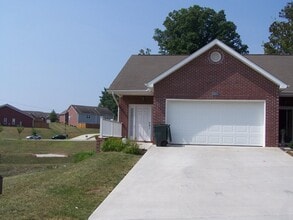 Building Photo - 7920 Ellisville Ln