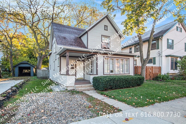 Primary Photo - 62 Grand Ave NE