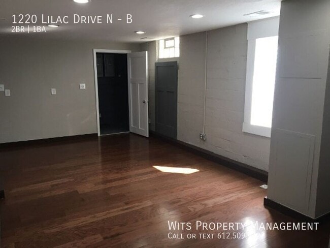 Building Photo - 1220 Lilac Dr N