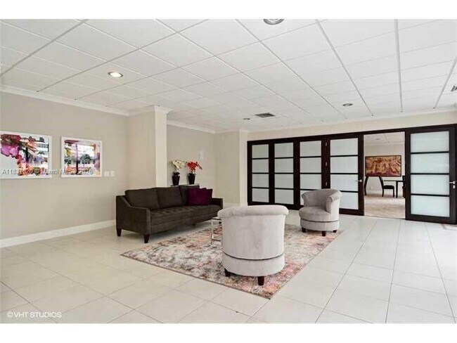 Building Photo - 2049 S Ocean Dr