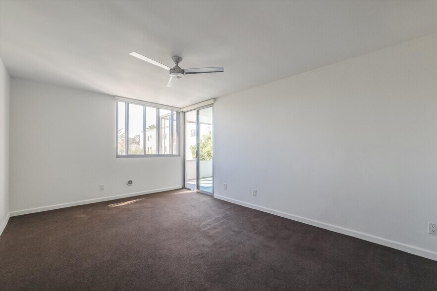 Building Photo - 8701 Delgany Ave