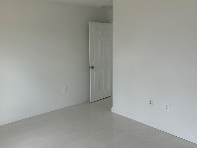 Building Photo - 2409-2411 Churchill Ave N