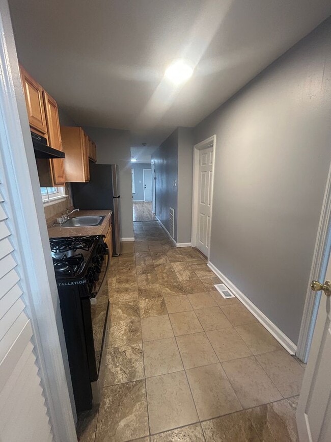 Building Photo - Cozy 3 Bedroom Single Family House for Rent in Neptune!