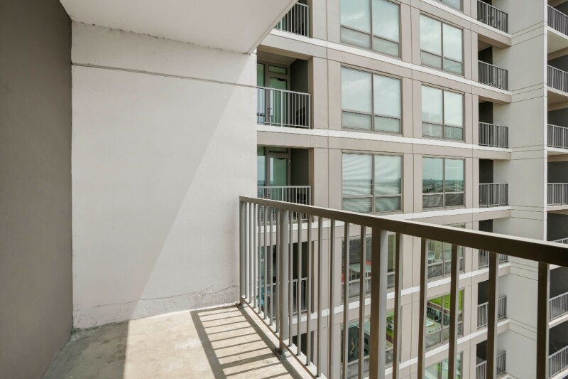 Building Photo - 902 S Clark St