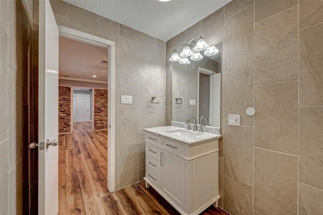 Building Photo - 4038 Cheena Dr