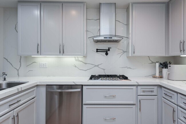 Building Photo - 2 Lehigh Ct