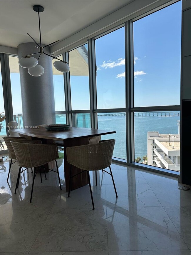 Building Photo - 1331 Brickell Bay Dr