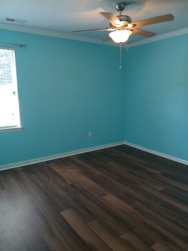 Building Photo - 2620 St Regis Ln