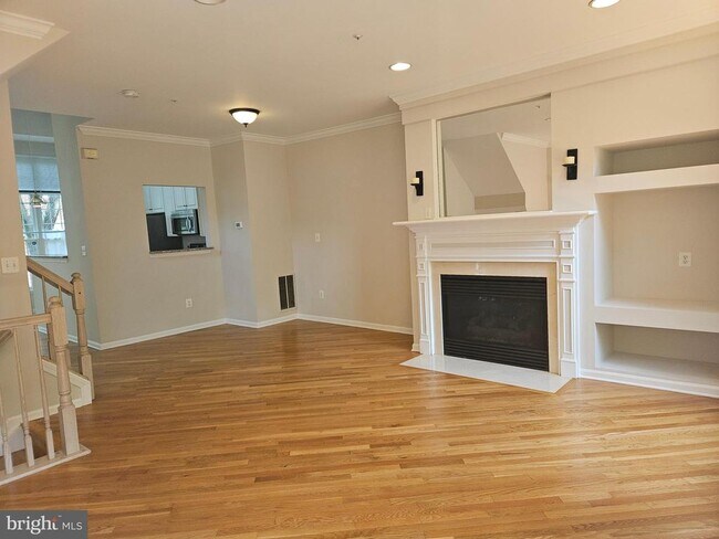Building Photo - 9659 Athens Pl