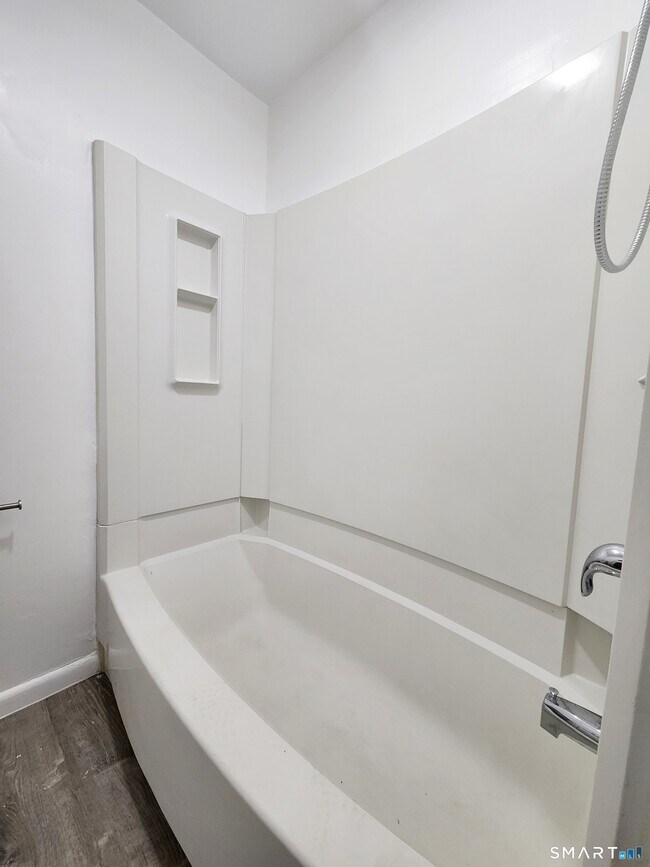 Building Photo - 202 Harral Ave