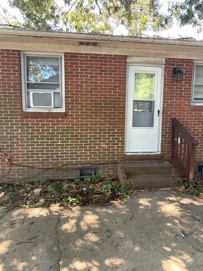 Building Photo - 7919 Redmon Rd
