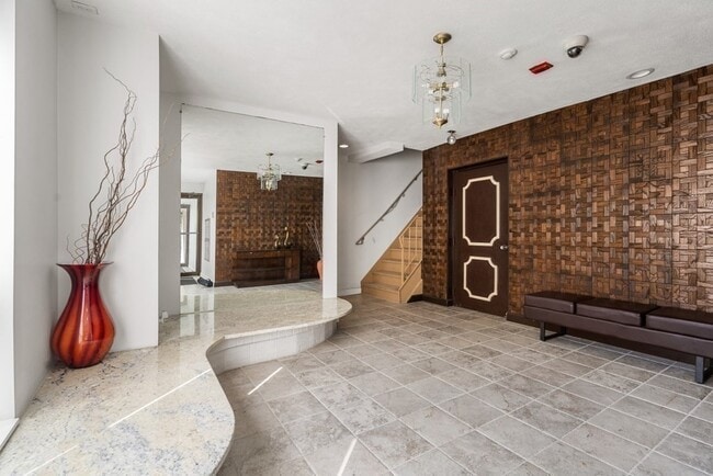 Building Photo - 405 Langley Rd