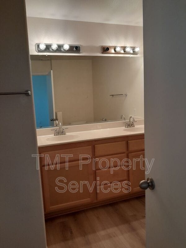 Building Photo - 310 E McCoy Ln