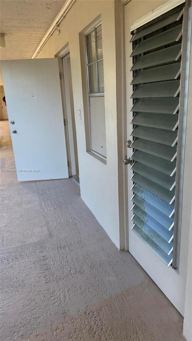 Building Photo - 2671 S Course Dr