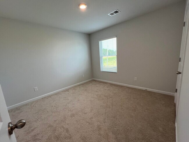 Building Photo - 6120 Beadlow St
