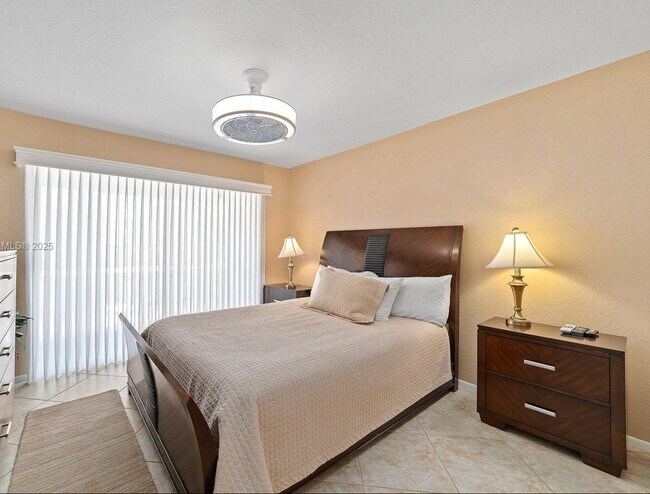 Building Photo - 1740 Palm Cove Blvd