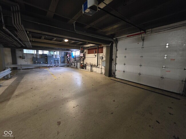 Building Photo - 2105 N Meridian St