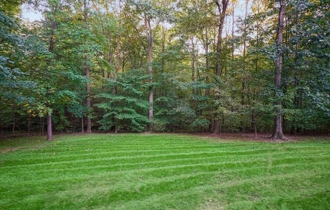Building Photo - 5909 Greenevers Dr
